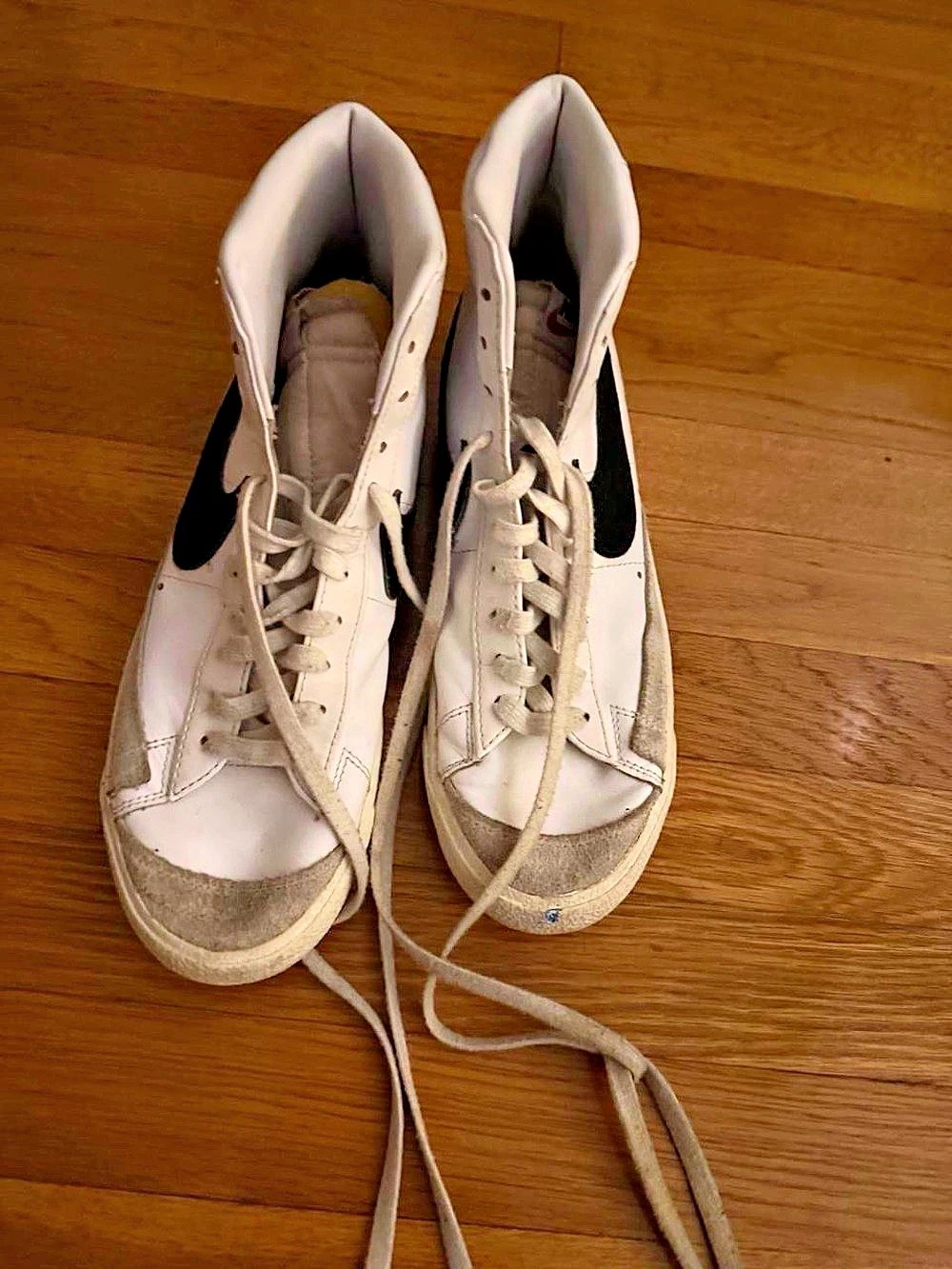 Nike Blazer Mid '77 Vintage Women's White & Black Sneakers